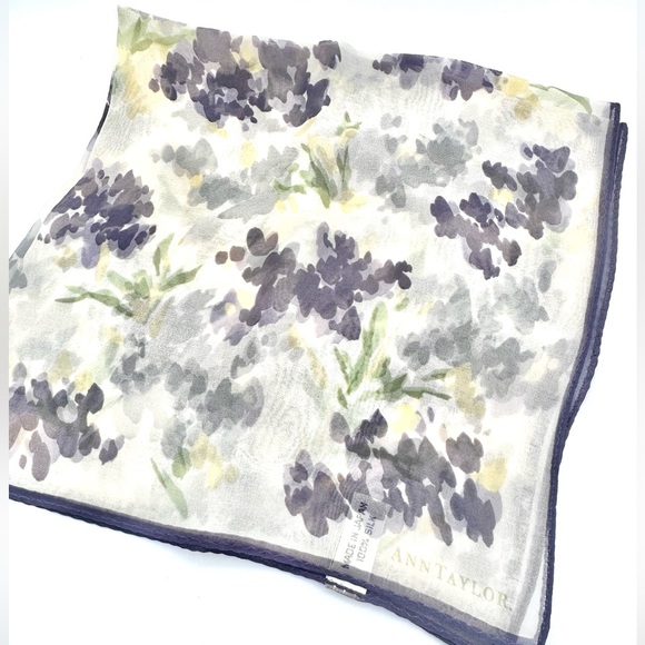 Ann Taylor Square Scarf Authentic Pattern - Picture 1 of 4